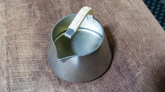 熱燗も冷やもワンボタンで。10〜60℃まで日本酒の変化を楽しめる万能酒