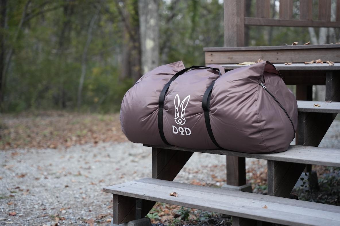 こたつ”としても使えるDODの「わがやのシュラフ」で、冬キャンプの楽し