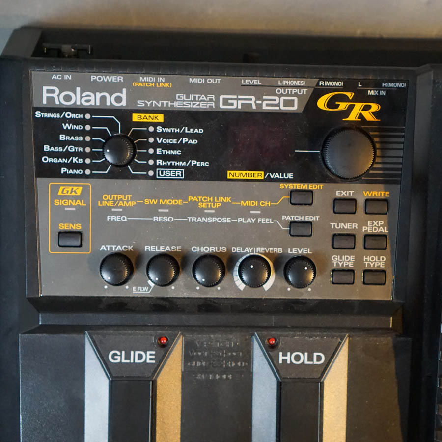 Roland GR-20 Guitar Synthesizer w/GK3 Pickup and Cable - Used
