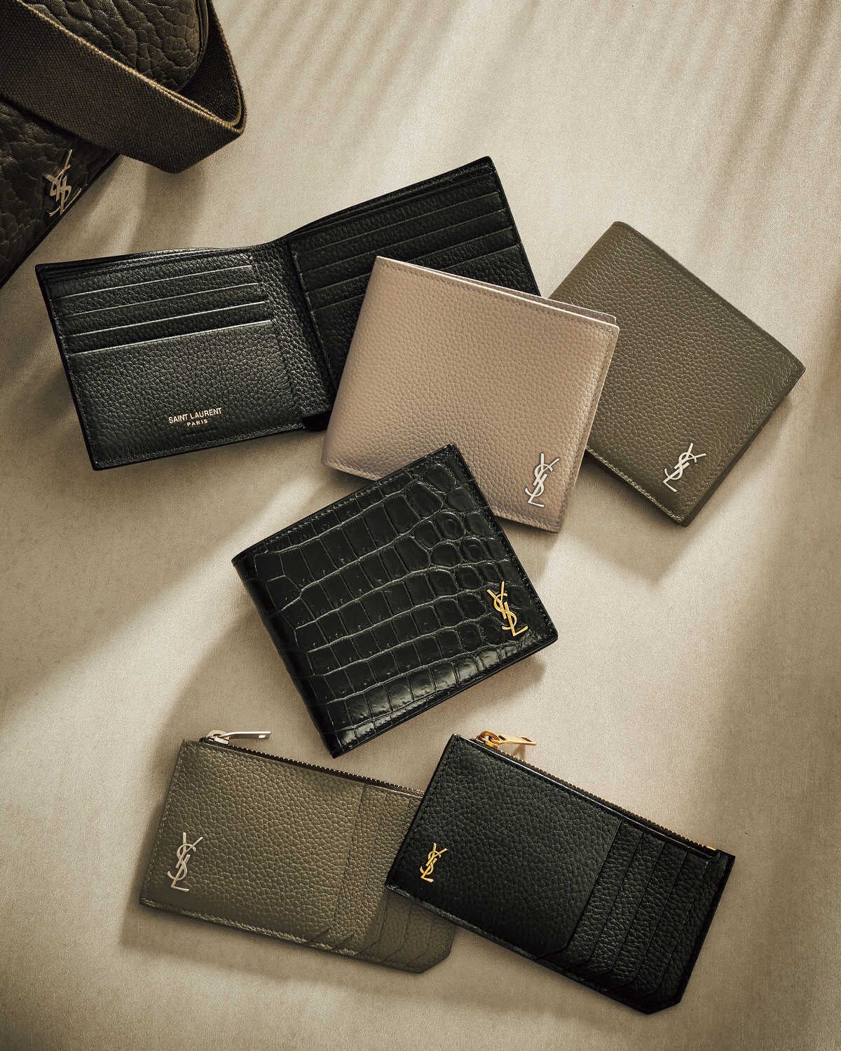 サンローラン〉なら小さくても格上感あり！大人の革小物はさりげなロゴ