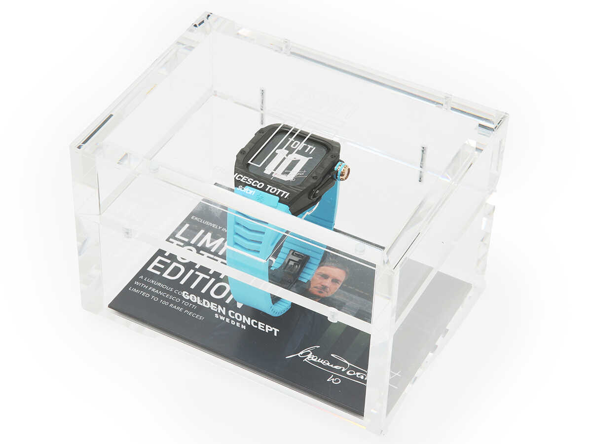 緊急来日で注目！ トッティが着用する希少なトリプルコラボの正体とは