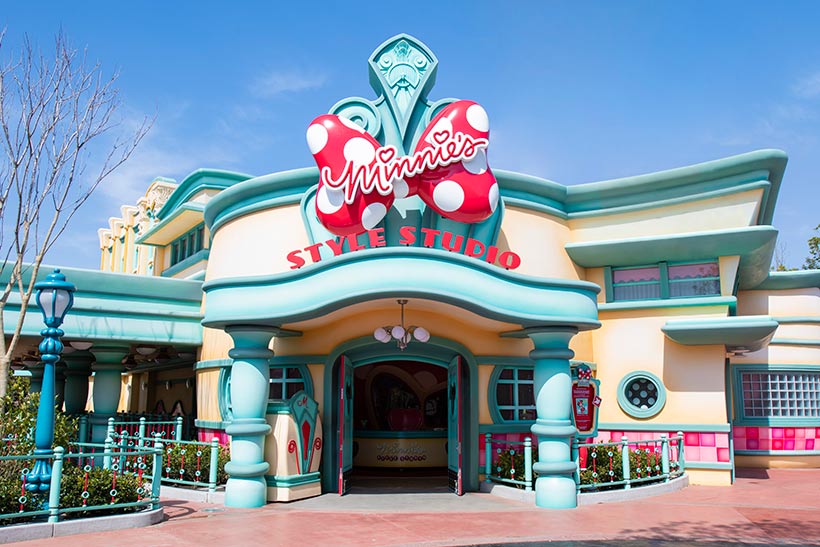 公式】今日は、デイジーのスクリーンデビューの日！｜東京ディズニー