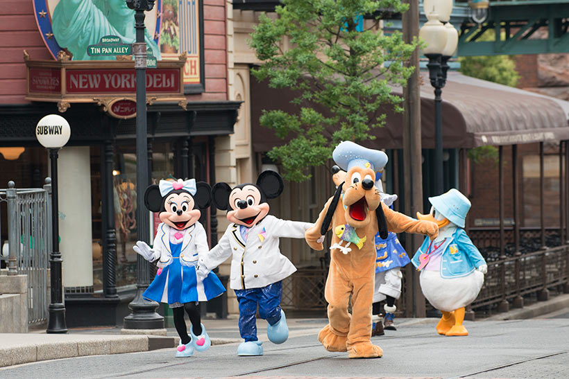 公式】今日は、プルートのスクリーンデビュー記念日♪｜東京ディズニー