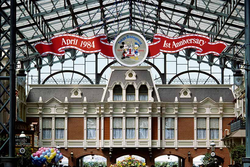 公式】東京ディズニーリゾート35周年直前！歴代のロゴで周年を振り返