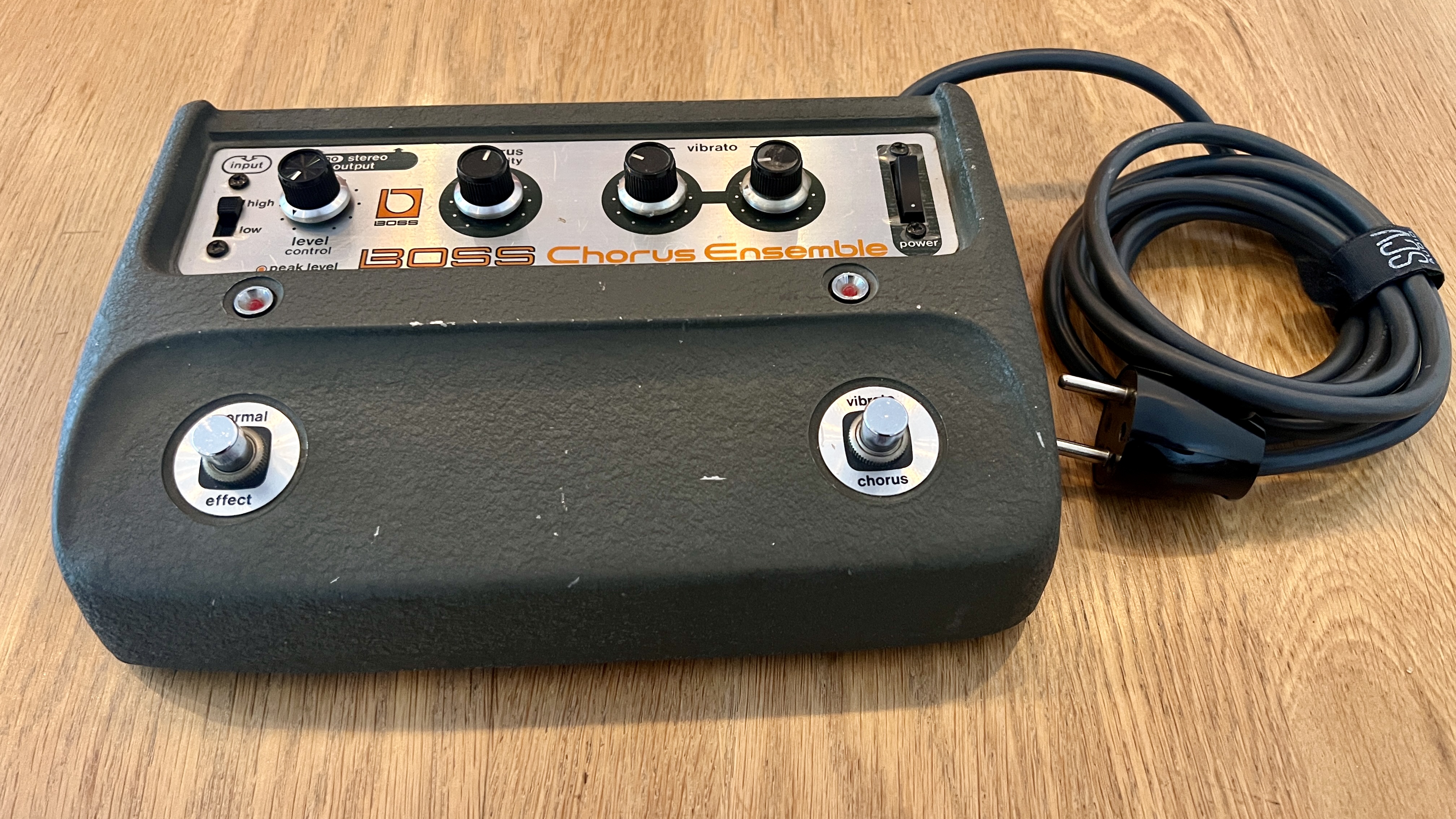 CE-1 Chorus Ensemble - Boss CE-1 Chorus Ensemble - Audiofanzine