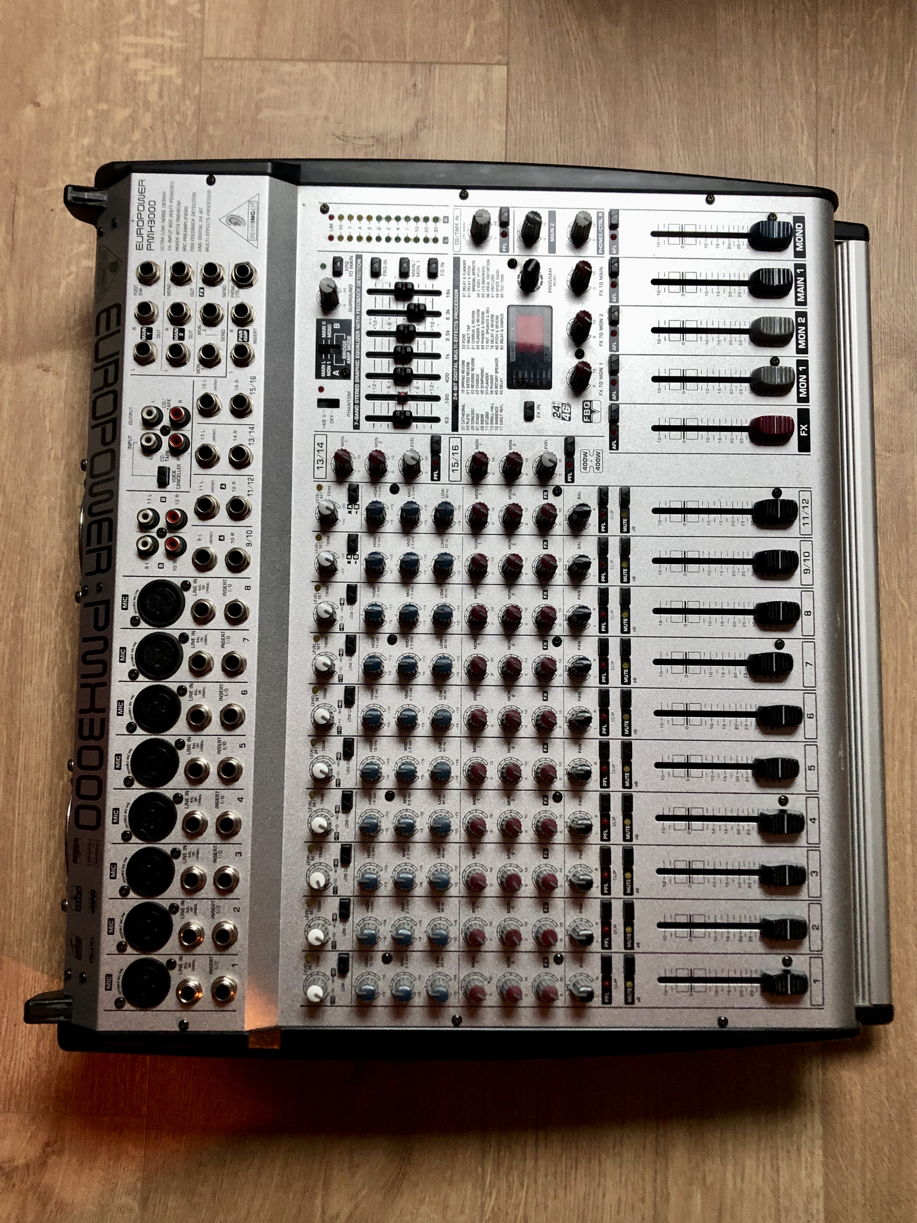 Europower PMH3000 - Behringer Europower PMH3000 - Audiofanzine