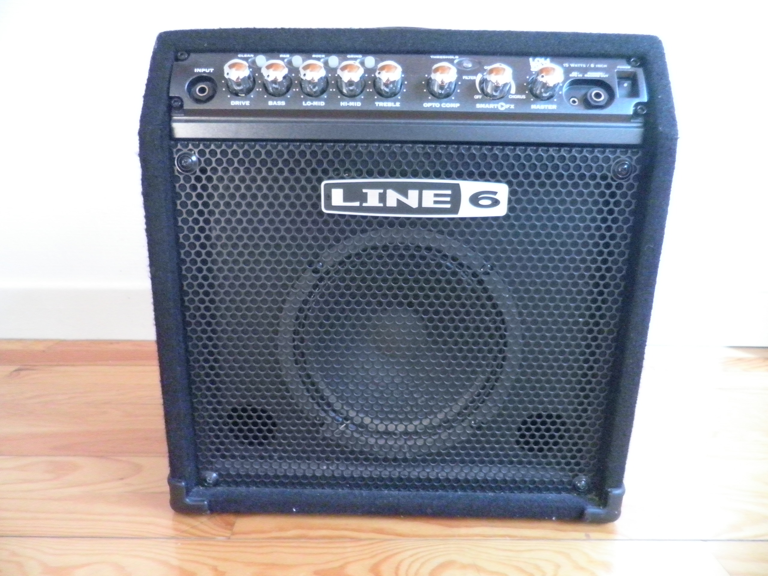 LowDown LD15 - Line 6 LowDown LD15 - Audiofanzine