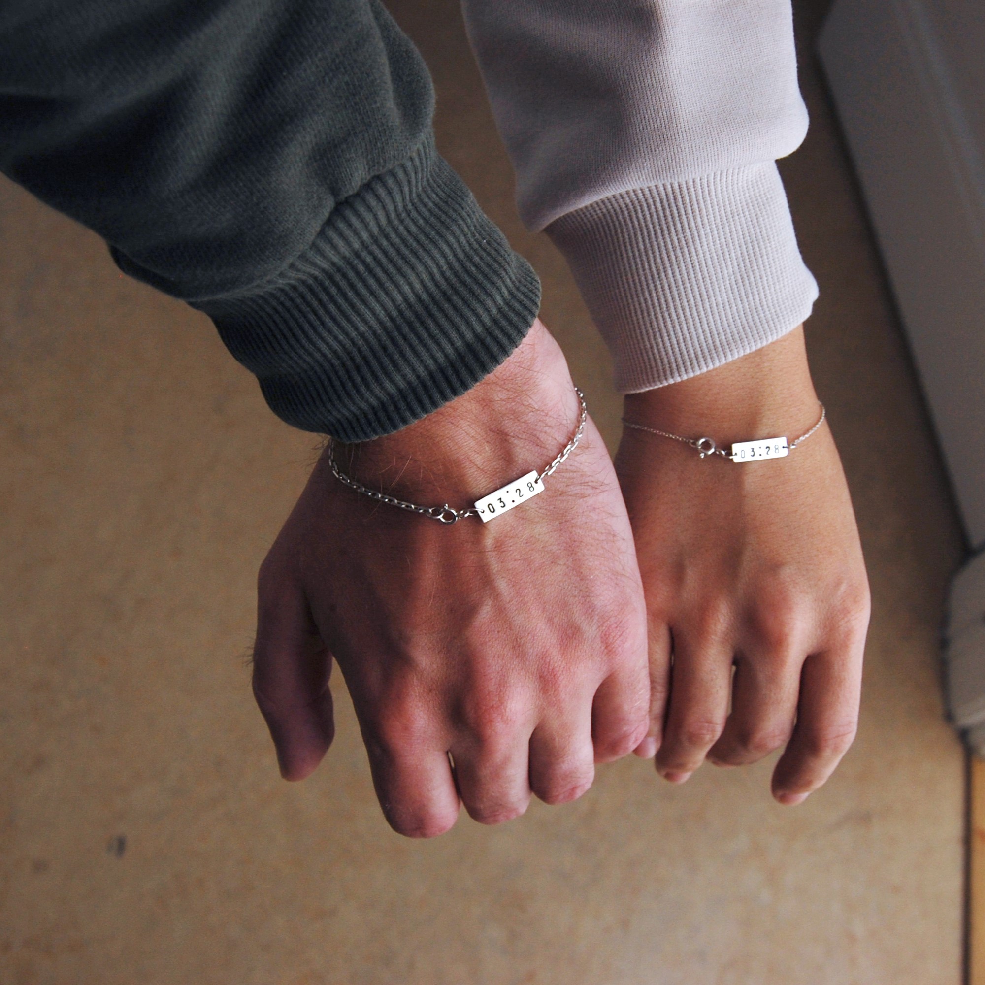 SV925 日付・時間を刻印する クロック ペアブレスレット - Megumi