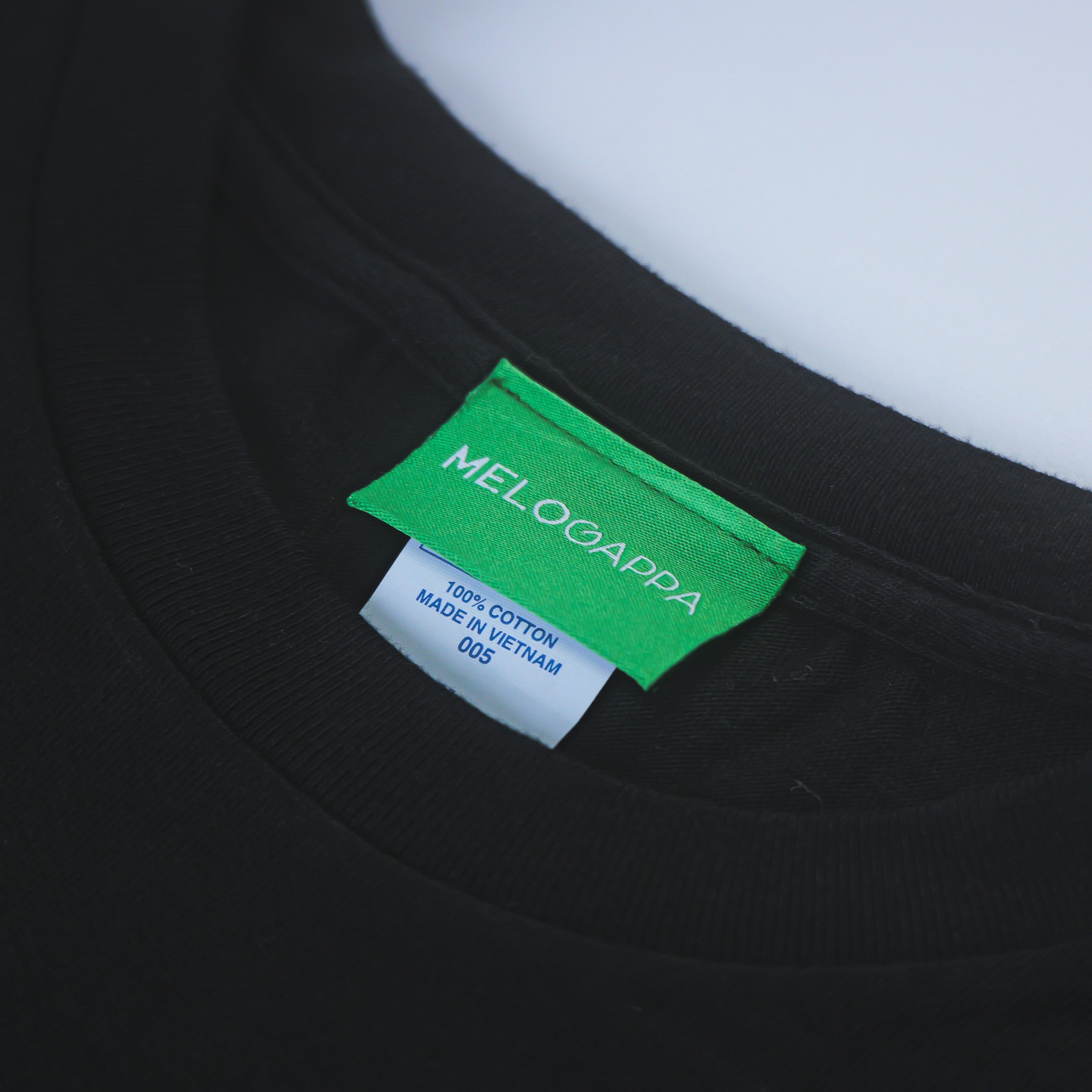 受注販売】SARA Tシャツ