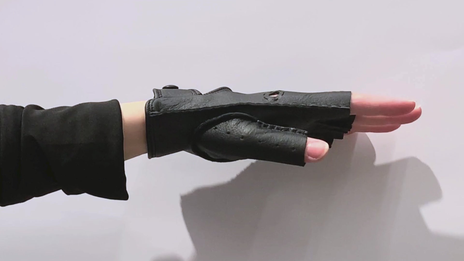 メンズ手袋◇ディアスキンドライビンググローブ◇ブラック/NERO《指