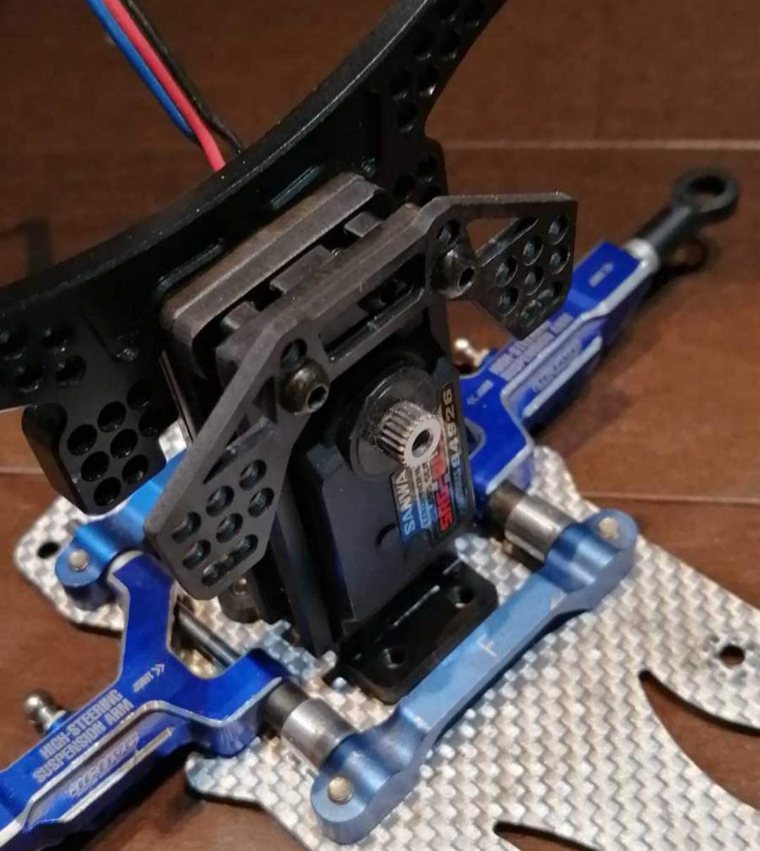 ヨコモ ドリパケ用 アルミ製フロントサーボキット - Metal-Garage