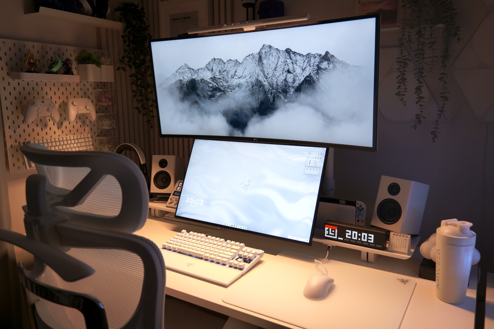 モニターライト【BenQ ScreenBar Pro】をレビュー。自動点灯＆白デスク