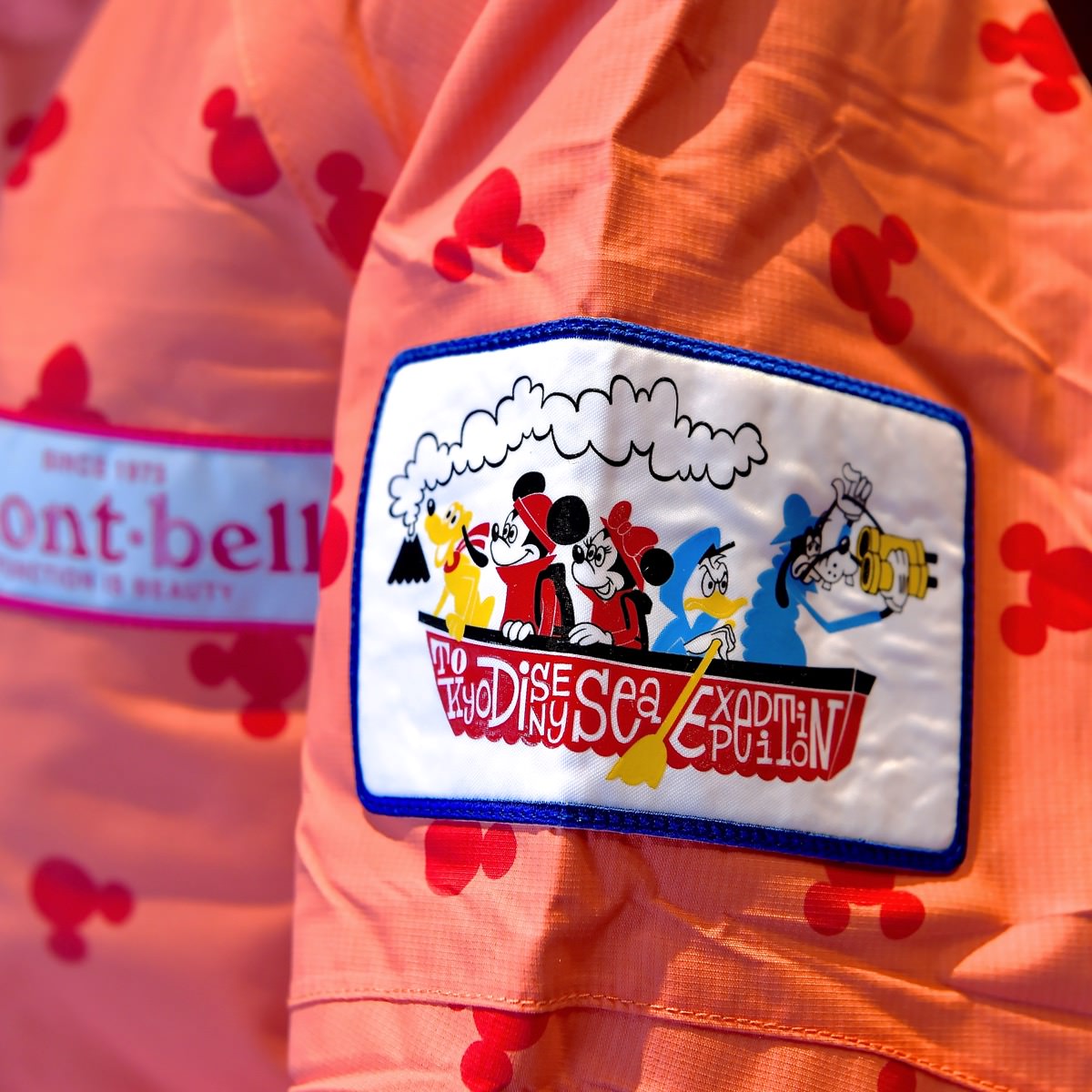 ディズニーシー限定☆mont-bell(モンベル)コラボアウタージャケット -