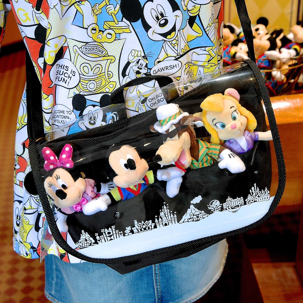 お気に入りのキャラをアピール！東京ディズニーランド ショルダーバッグ -