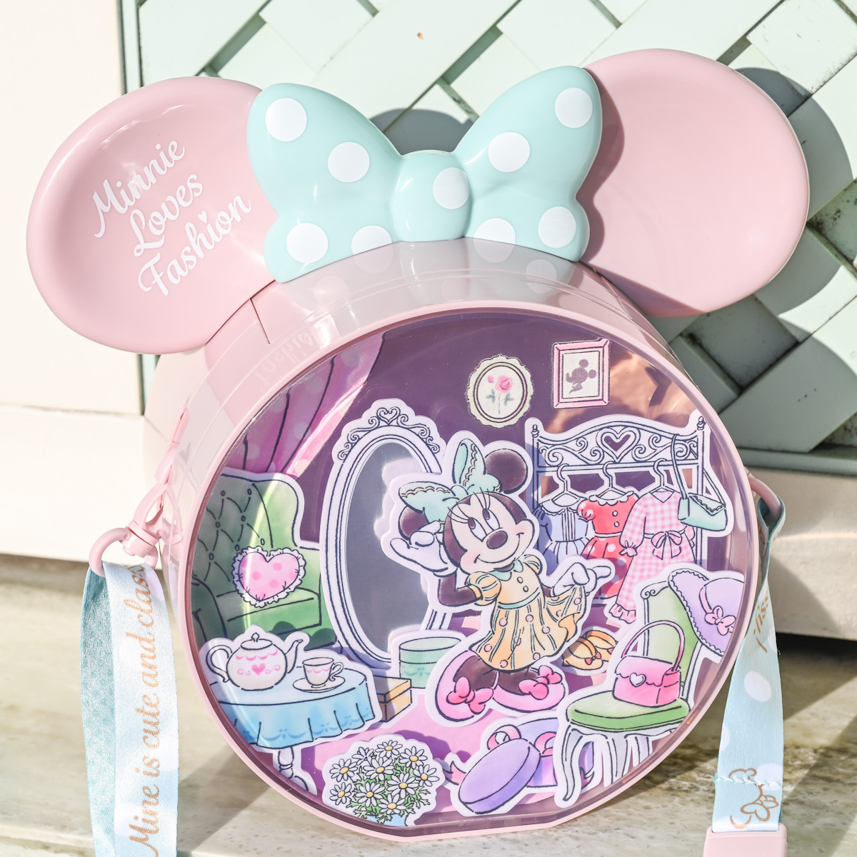 お洋服のコーディネートをするミニーマウスをデザイン！東京ディズニー