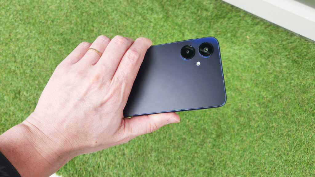 Galaxy A25 5G レビュー】見た目重視ならアリか。ストレージに闇を抱え