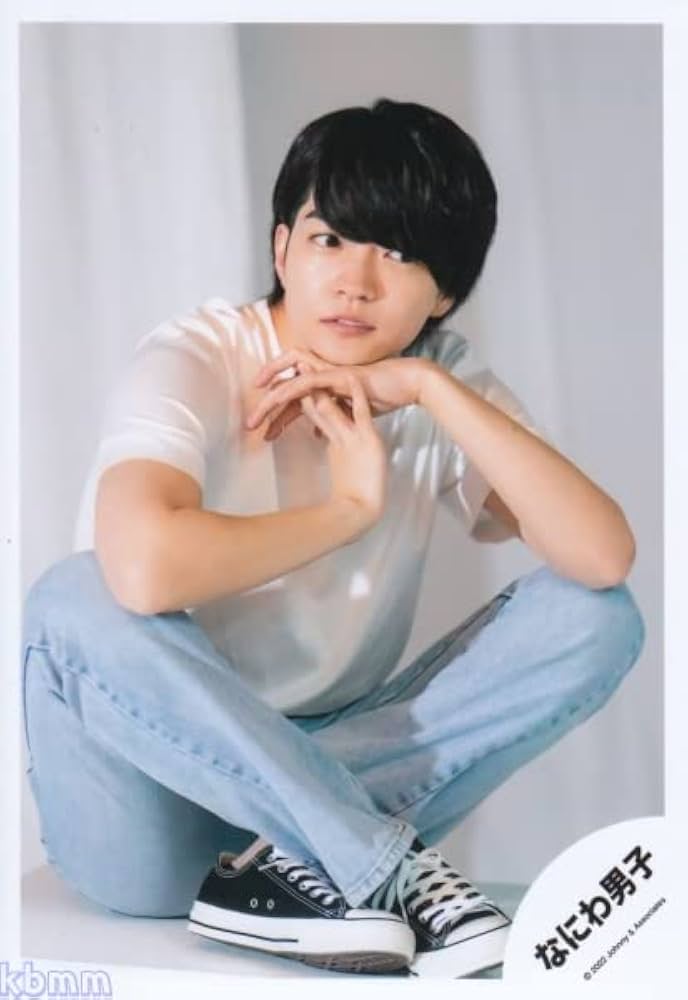 Amazon.co.jp: なにわ男子 公式 生 写真（西畑大吾）J01312 : おもちゃ