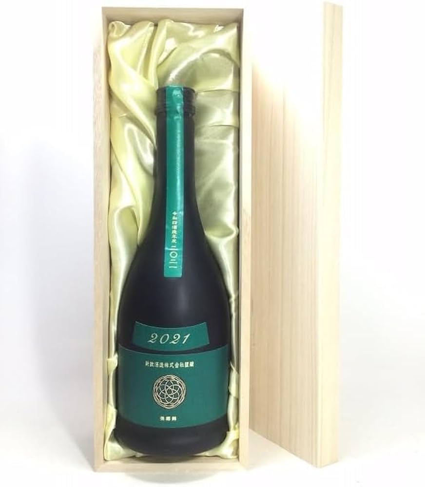 Amazon.co.jp: 新政 純米 ヴィリジアン 720ml 木箱入り 冷蔵発送