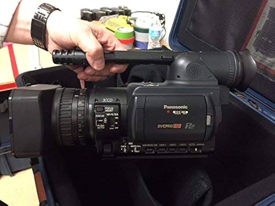 Amazon | Panasonic AG-HVX200 P2 HD Camcorder by Panasonic