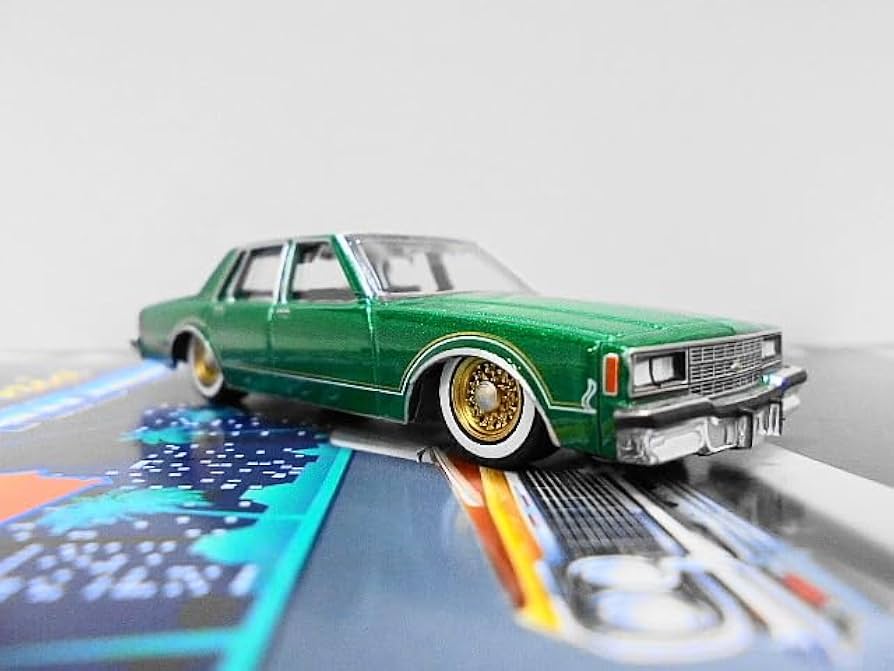 Amazon | GREENLIGHT 1985 シボレー インパラ ミニカー グリーンライト