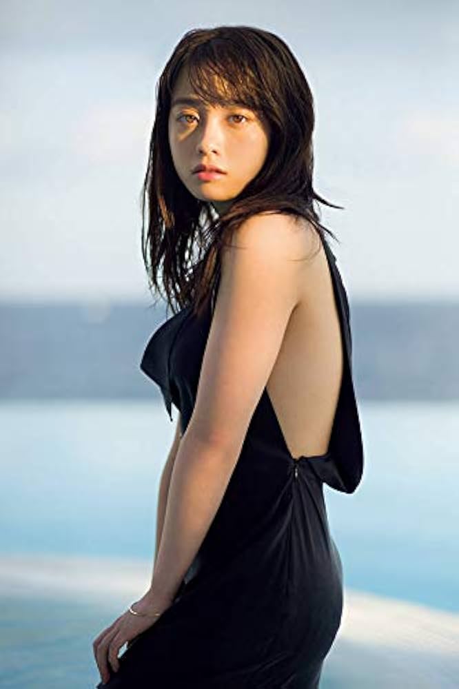 Amazon.co.jp: 橋本環奈 写真集 NATUREL : 橋本 環奈, JIMMY MING SHUM