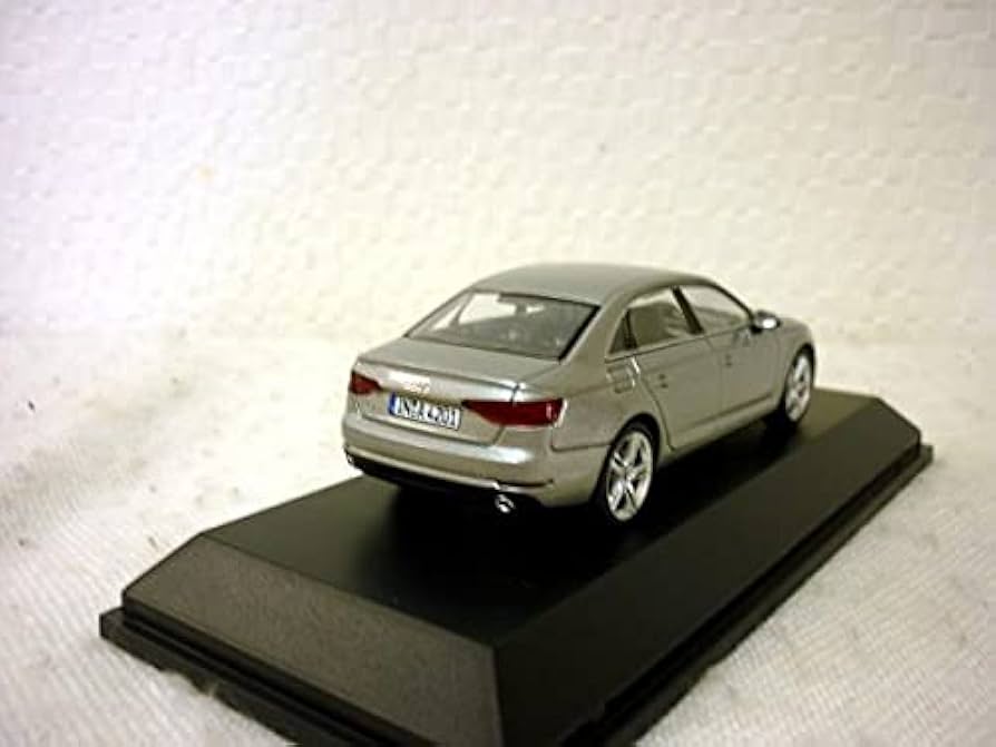 Amazon.co.jp: 現行 アウディ A4 1/43 ミニカー 特注 AUDI シルバー
