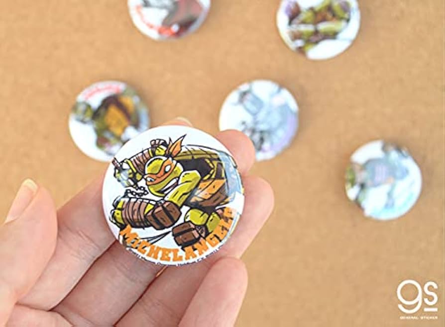 Amazon | ミュータント・タートルズ 38mm缶バッジ ミケランジェロ