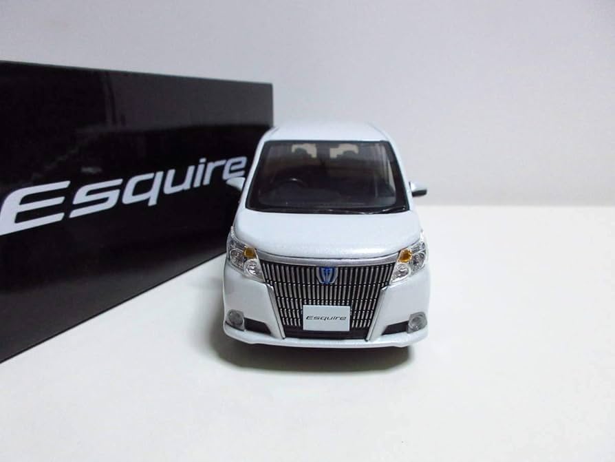 Amazon | 1/30 トヨタ 新型エスクァイア Esquire 前期 エスクワイア