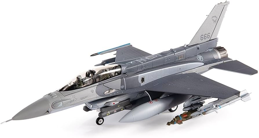 Amazon.co.jp: Motor city classics 1/72スケール ダイキャスト| F-16D