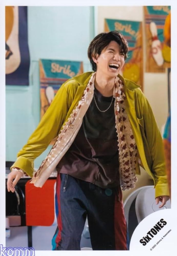 Amazon.co.jp: Six TONES 公式 生 写真（高地優吾）ST01146 : おもちゃ