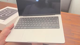 Amazon.com: Apple 2024 MacBook Pro with Apple M4 Chip (14-inch