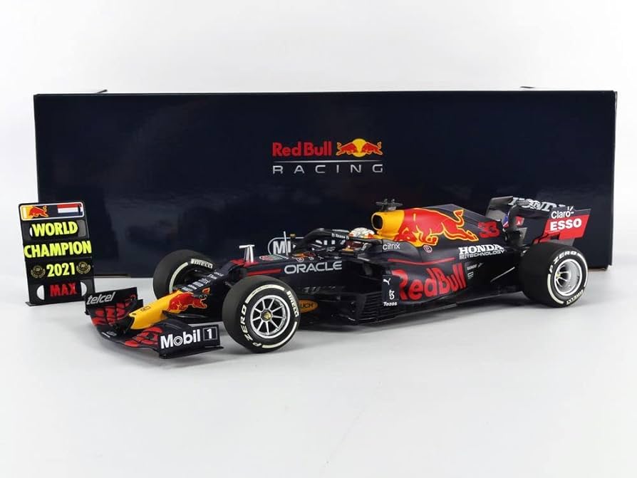 Amazon.com: Minichamps 110212333 1:18 Red Bull Racing Honda RB16B