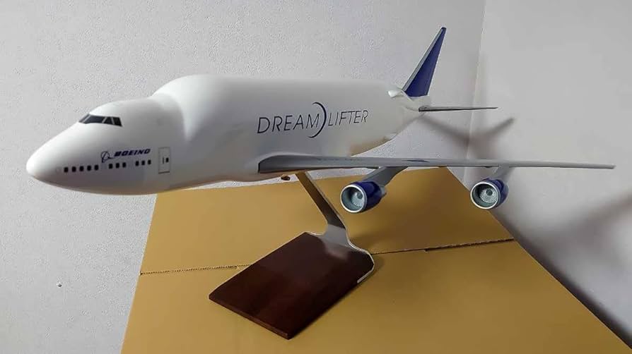 Amazon.co.jp: Pacmin ボーイング 747-400LCF ドリームリフター 1/100
