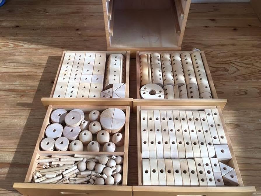 Amazon.co.jp: 家庭保育園 第6教室 ゲーテの組み木 : おもちゃ