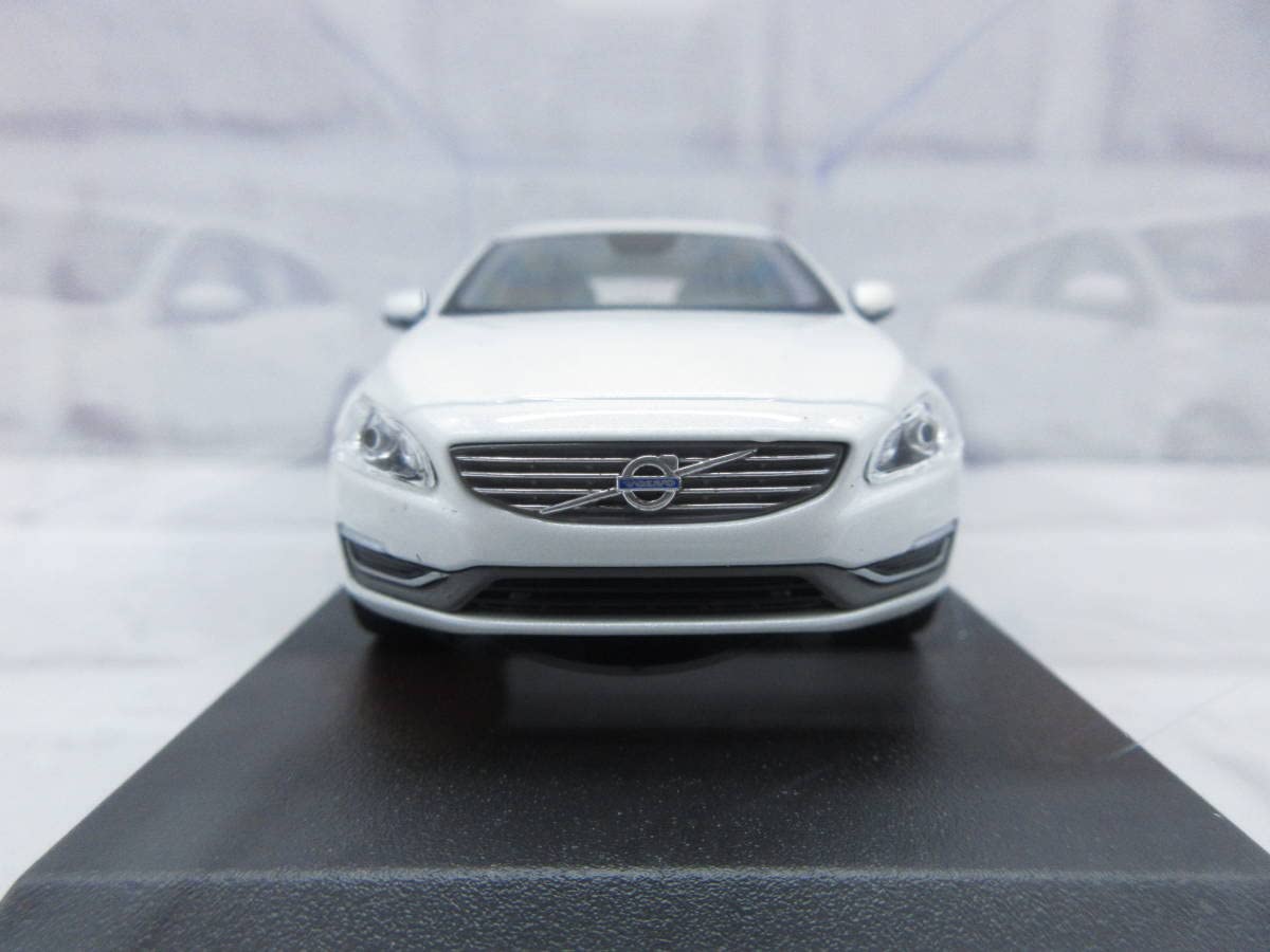 Amazon | ミニカー 1/43 ノレブ ボルボ V60 2013 クリスタルホワイト