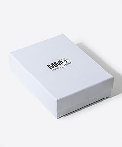 Amazon.co.jp: [エムエムシックス メゾン マルジェラ] AirPodsケース