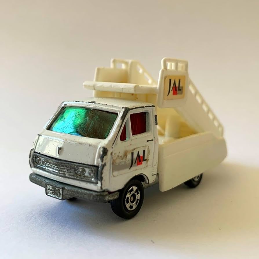Amazon.co.jp: トミカ トヨタ ハイエース タラップ車 日本航空 JAL 旧