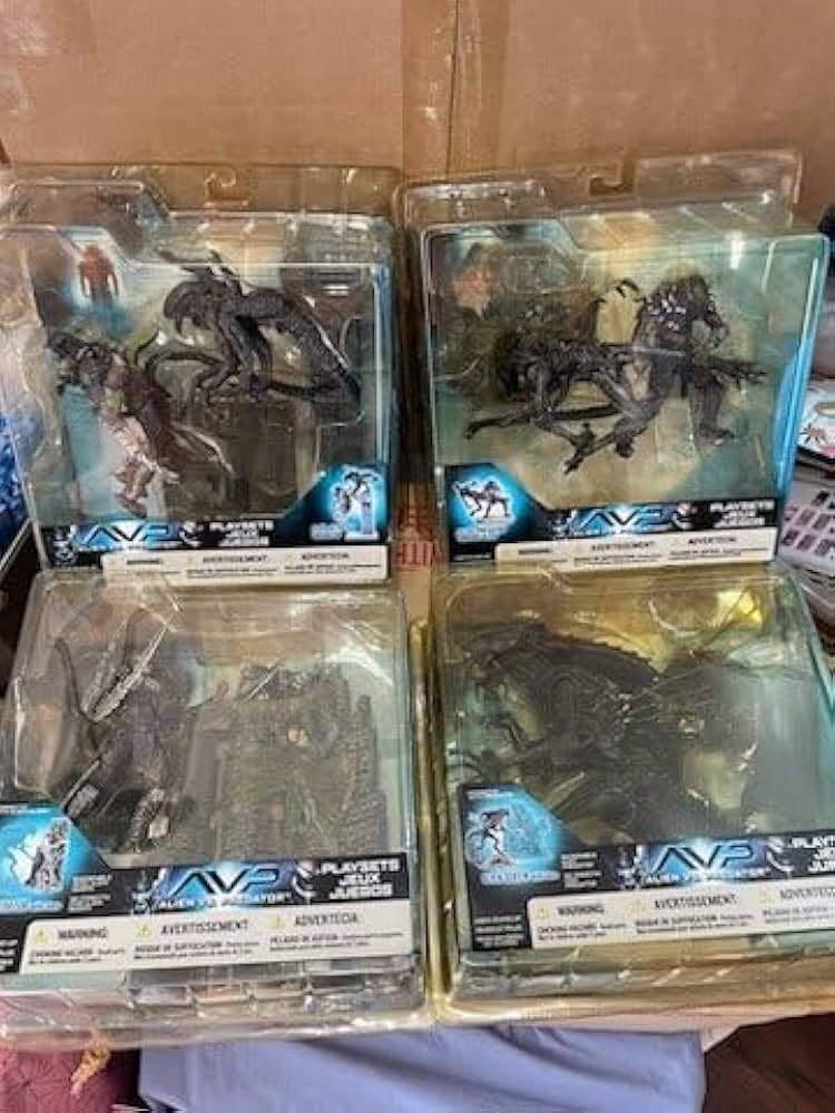 Amazon.co.jp: ◎ McFARLANE TOYS マクファーレントイズ AVPフィギュア