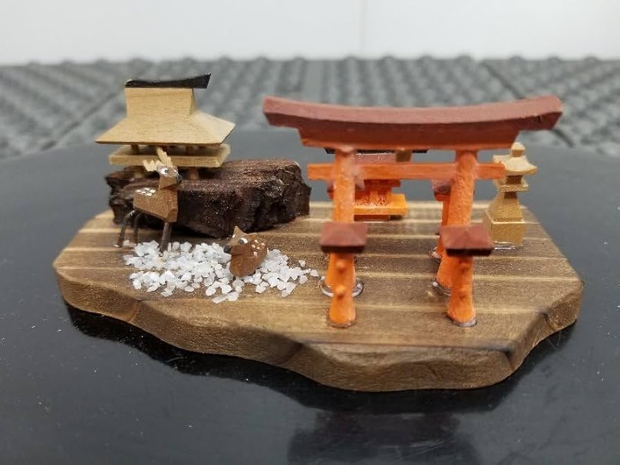 Amazon | 昭和郷土玩具厳島神社鳥居ミニチュア木彫置物民芸品657999