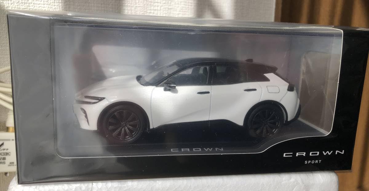 Amazon.co.jp: 1/30 トヨタ クラウンスポーツ ブラック×プレシャス