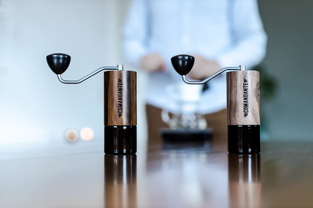 Amazon | Comandante C40 MK4 バージニアウォールナット手動コーヒー