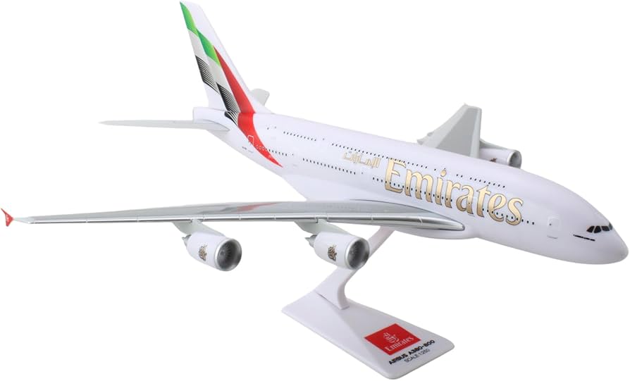 Amazon | Daron SKYMARKS B A380 ｴﾐﾚｰﾂ 1/250 SKR4006 | プラモデル 通販