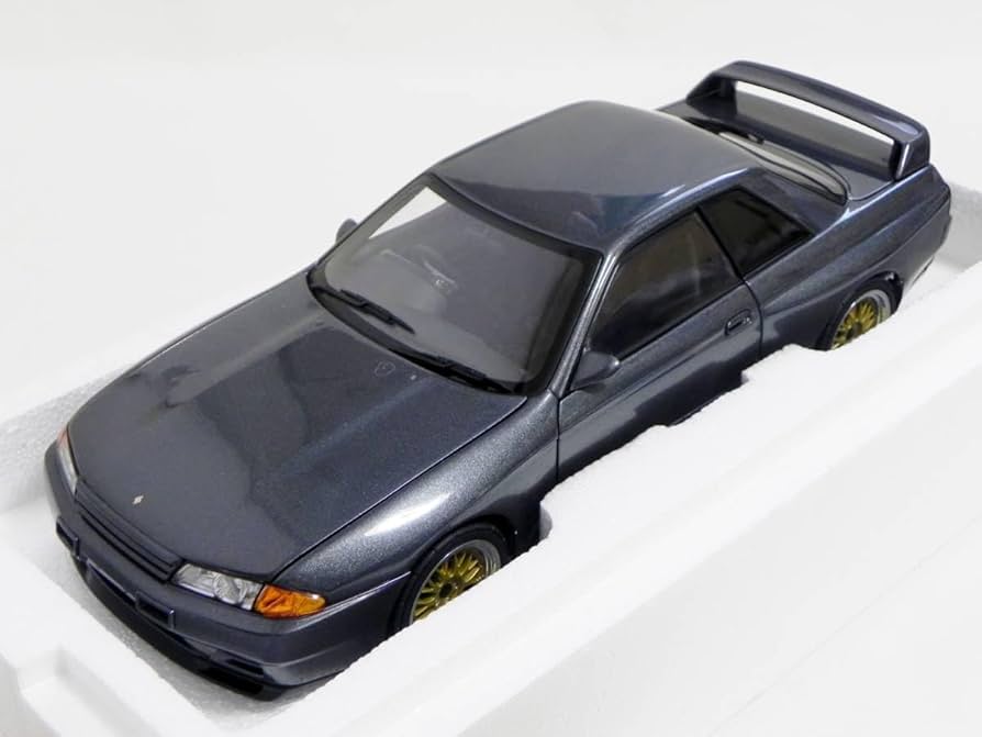 Amazon.co.jp: オートアート 1/18 湾岸ミッドナイト スカイライン GT-R