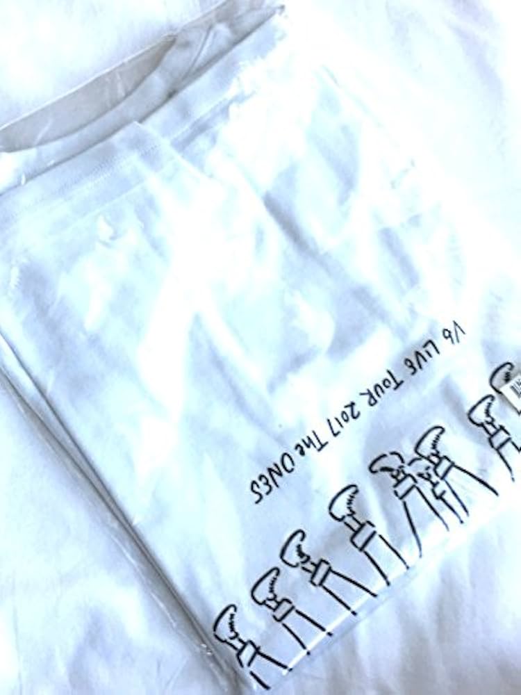Amazon.co.jp: V6 公式グッズ【 Tシャツ 】「 LIVE TOUR 2017 The ONES
