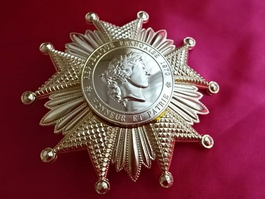 Amazon.co.jp: 復刻フランスレジオンドヌール勲章(金色副章)フランス