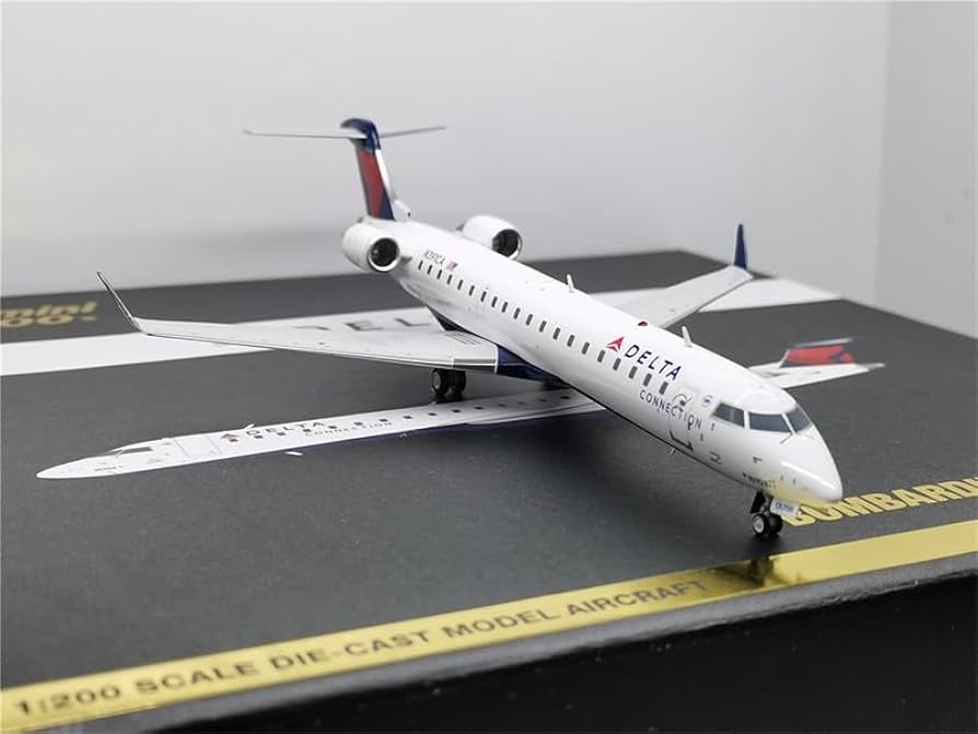 Amazon.com: GeminiJets for Delta Airlines for BOMBARDIER CRJ-700