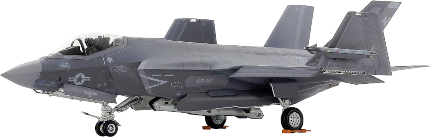 Amazon.com: TAMIYA 1/48 Lockheed Martin F-35C Lightning II