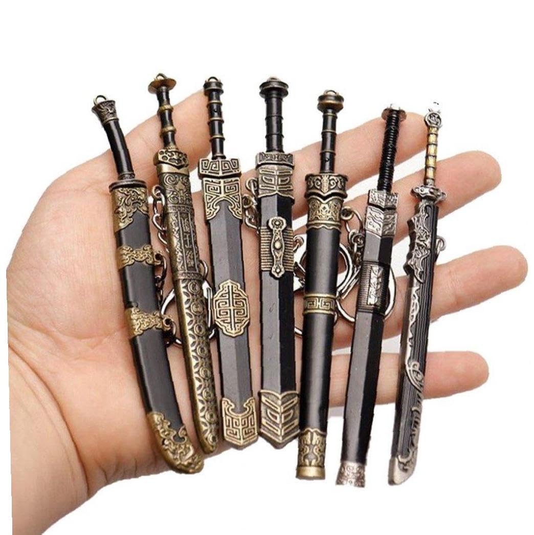 Amazon.co.jp: キーホルダー ミニ剣 鞘の装飾パターンを備えた 古代の