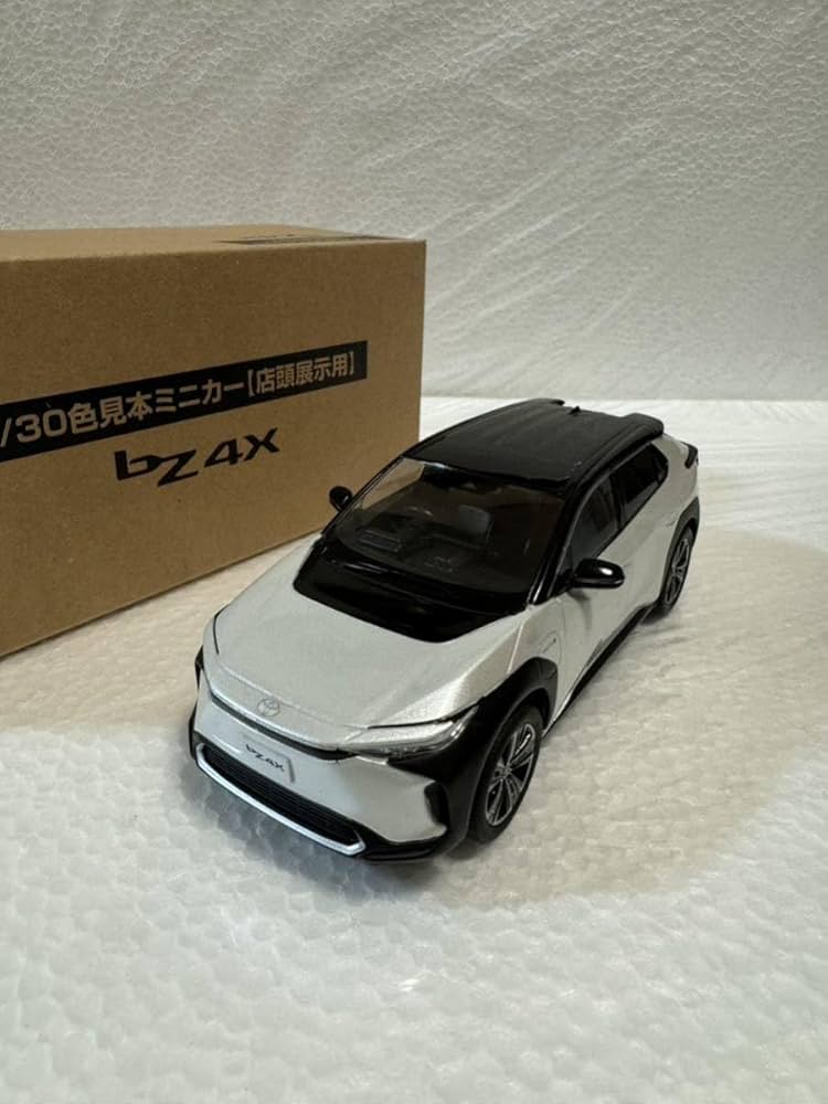 Amazon.co.jp: 130 トヨタ 新型bZ4X カラーサンプル ミニカー 2トーン