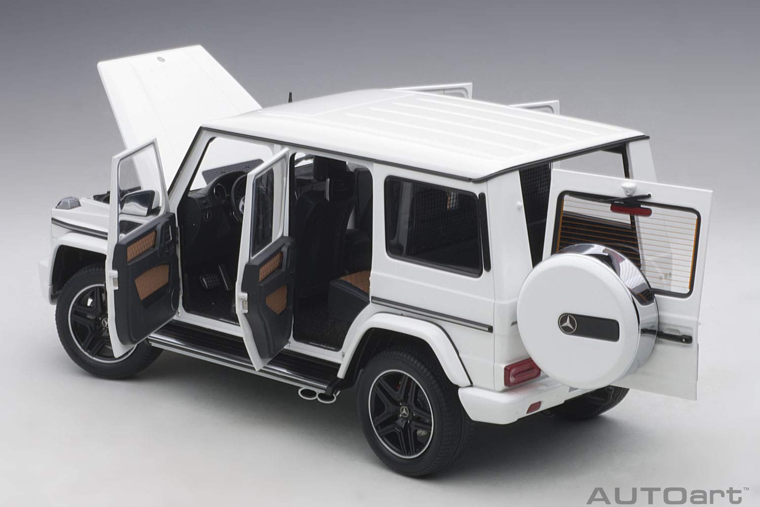 Amazon | AUTOart 1/18 メルセデス AMG G63 2017 ホワイト 完成品